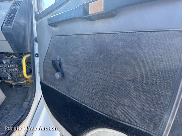 image for item NN9625 1998 Freightliner FL80 dump truck