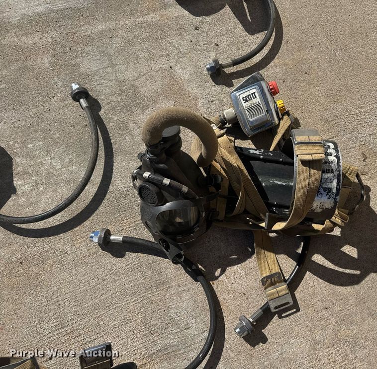 image for item NN9633 SCBA masks and helmets