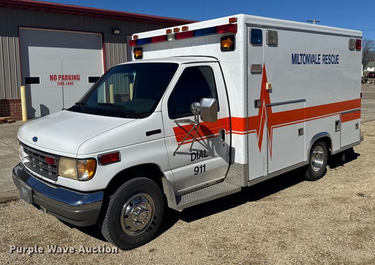 image for item NN9634 1994 Ford E350 ambulance