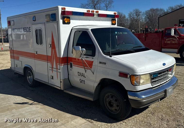 image for item NN9634 1994 Ford E350 ambulance