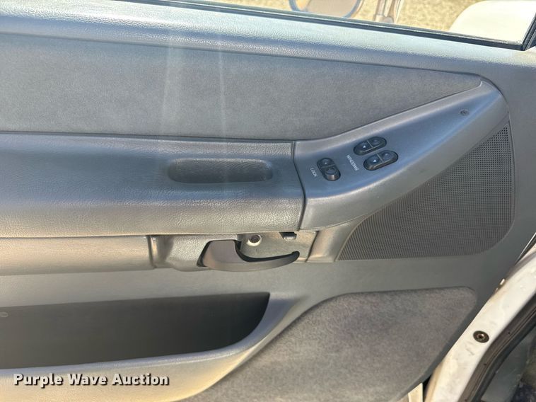 image for item NN9634 1994 Ford E350 ambulance