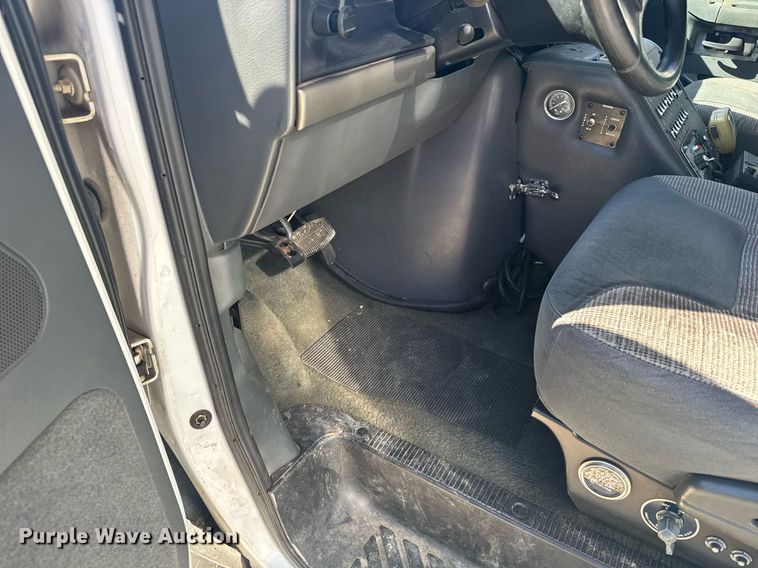 image for item NN9634 1994 Ford E350 ambulance