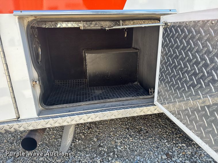 image for item NN9634 1994 Ford E350 ambulance