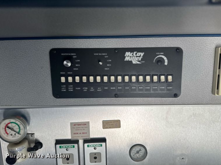 image for item NN9634 1994 Ford E350 ambulance