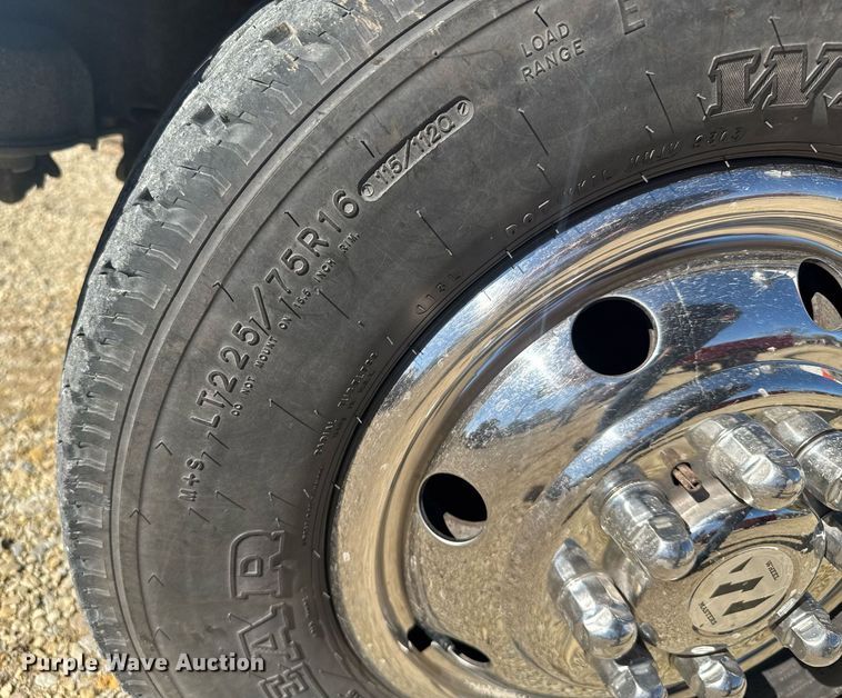 image for item NN9634 1994 Ford E350 ambulance