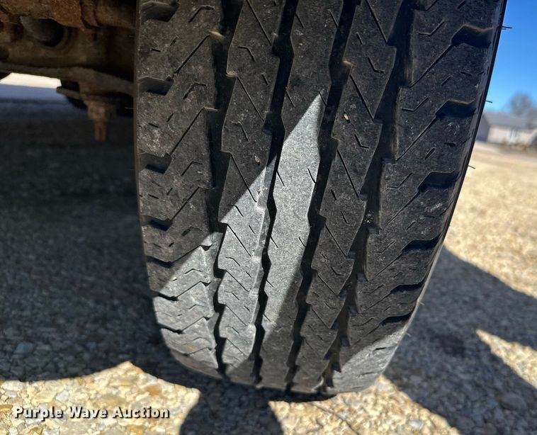 image for item NN9634 1994 Ford E350 ambulance