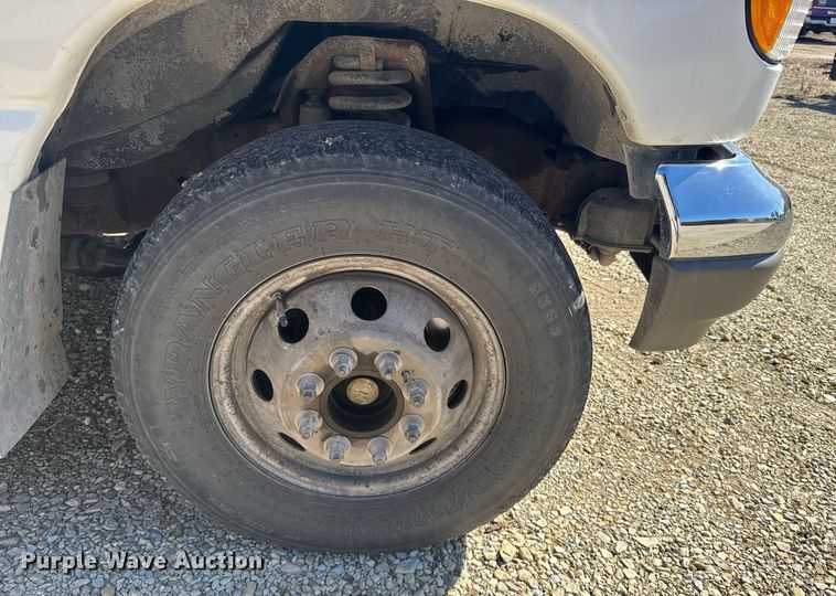 image for item NN9634 1994 Ford E350 ambulance