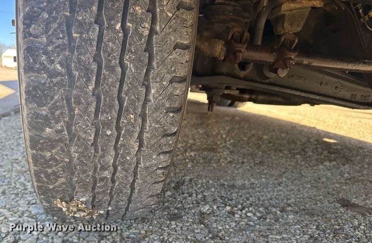 image for item NN9634 1994 Ford E350 ambulance