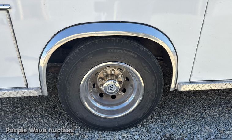 image for item NN9634 1994 Ford E350 ambulance