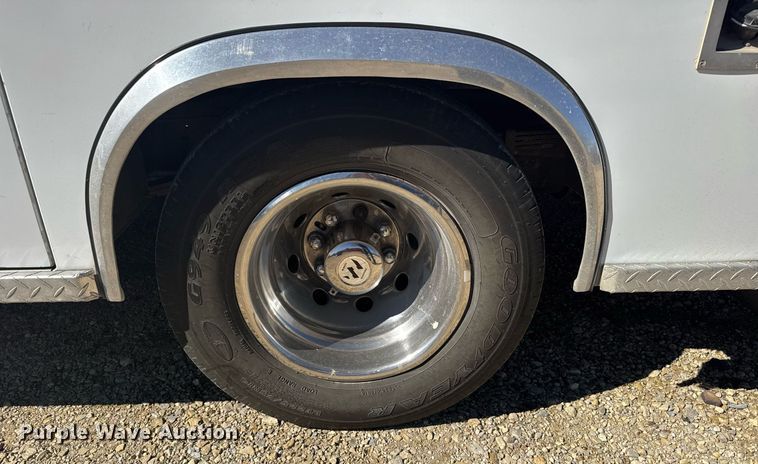 image for item NN9634 1994 Ford E350 ambulance