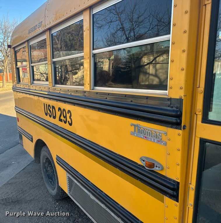 image for item NN9637 2000 GMC Magnavan school bus