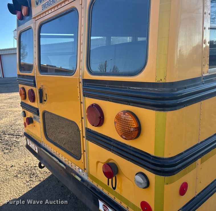 image for item NN9637 2000 GMC Magnavan school bus