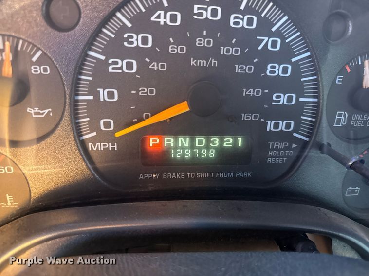 image for item NN9637 2000 GMC Magnavan school bus