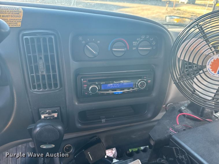 image for item NN9637 2000 GMC Magnavan school bus