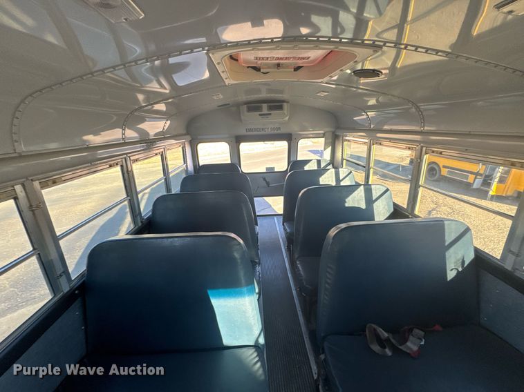 image for item NN9637 2000 GMC Magnavan school bus