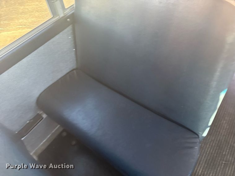 image for item NN9637 2000 GMC Magnavan school bus