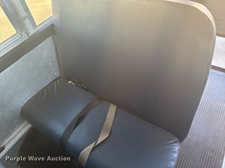 image for item NN9637 2000 GMC Magnavan school bus