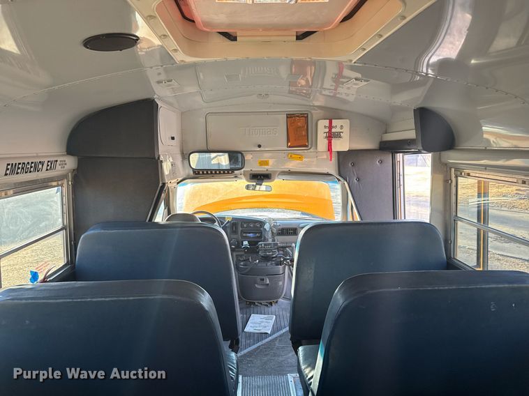 image for item NN9637 2000 GMC Magnavan school bus