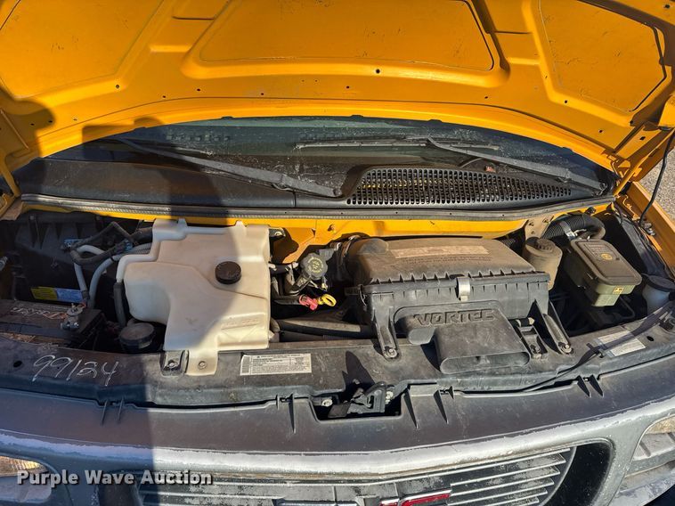 image for item NN9637 2000 GMC Magnavan school bus