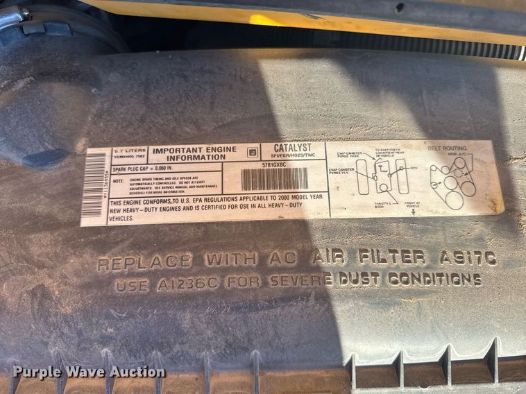 image for item NN9637 2000 GMC Magnavan school bus