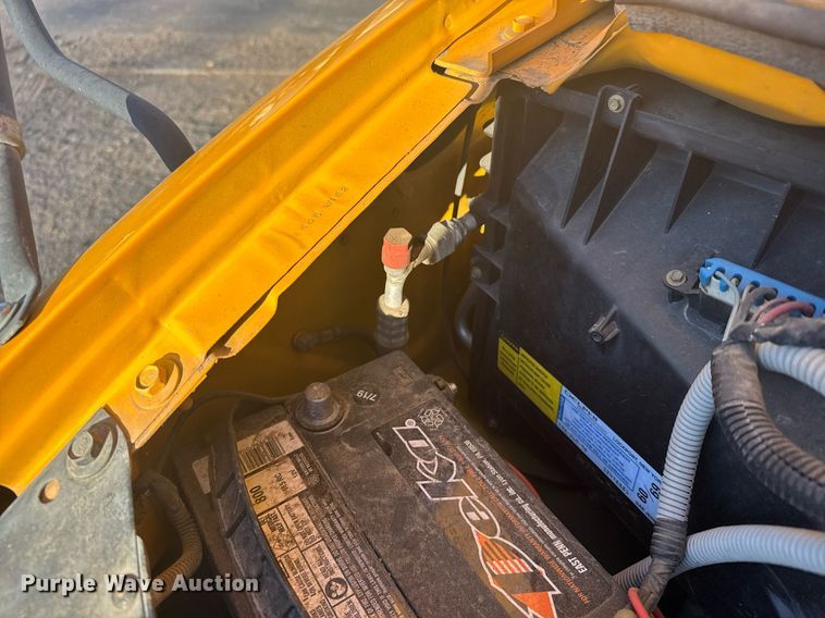 image for item NN9637 2000 GMC Magnavan school bus