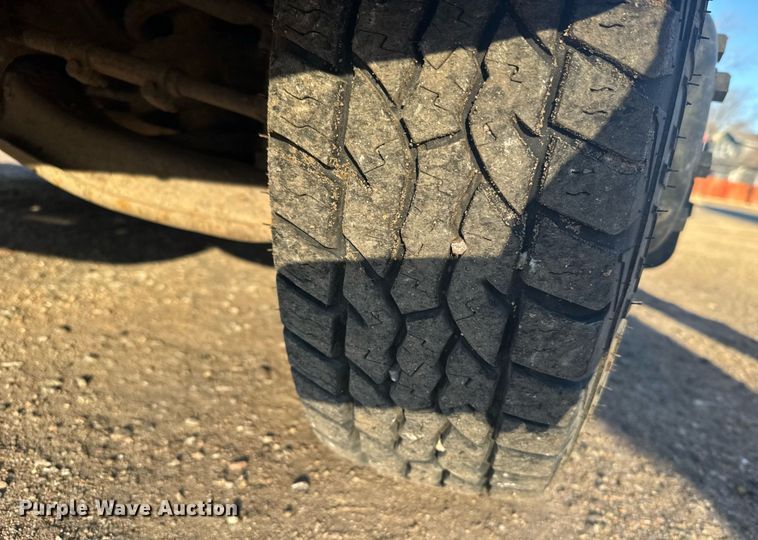 image for item NN9637 2000 GMC Magnavan school bus