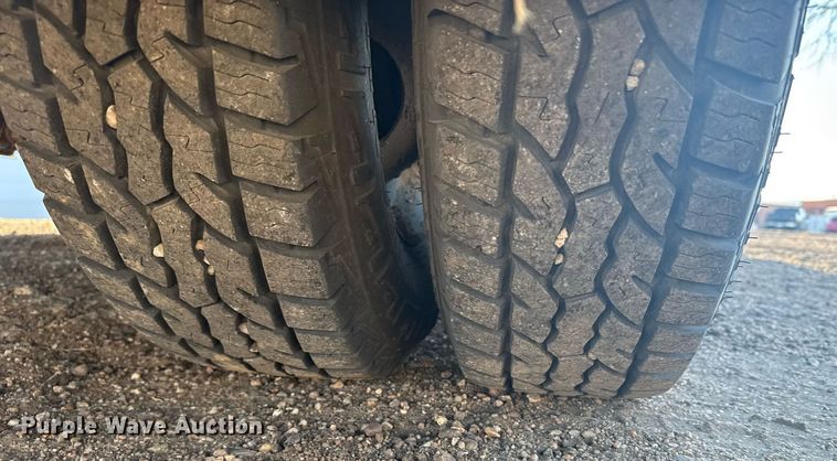 image for item NN9637 2000 GMC Magnavan school bus