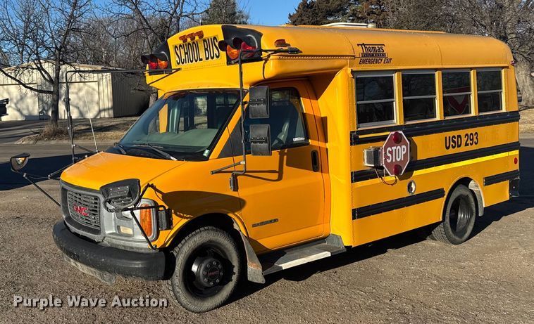 image for item NN9638 2000 GMC Magnavan school bus