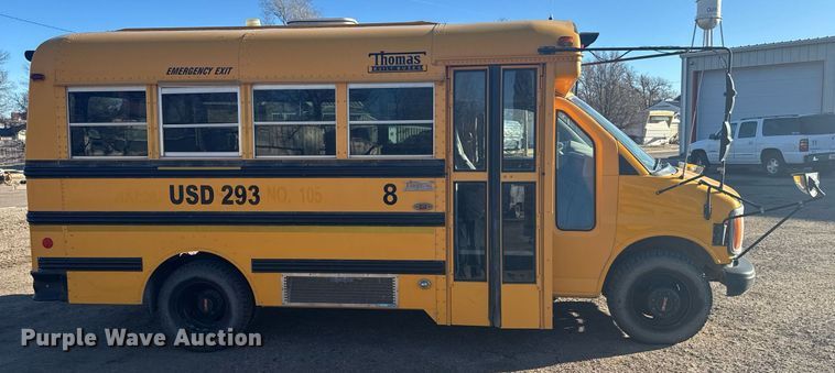 image for item NN9638 2000 GMC Magnavan school bus