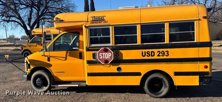 image for item NN9638 2000 GMC Magnavan school bus