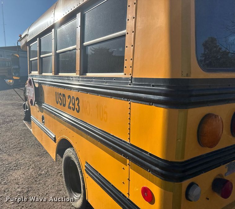 image for item NN9638 2000 GMC Magnavan school bus