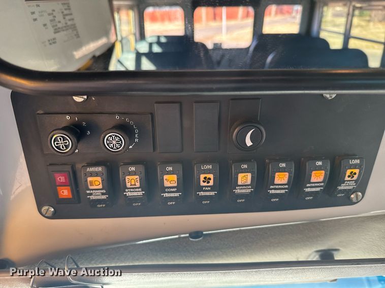 image for item NN9638 2000 GMC Magnavan school bus