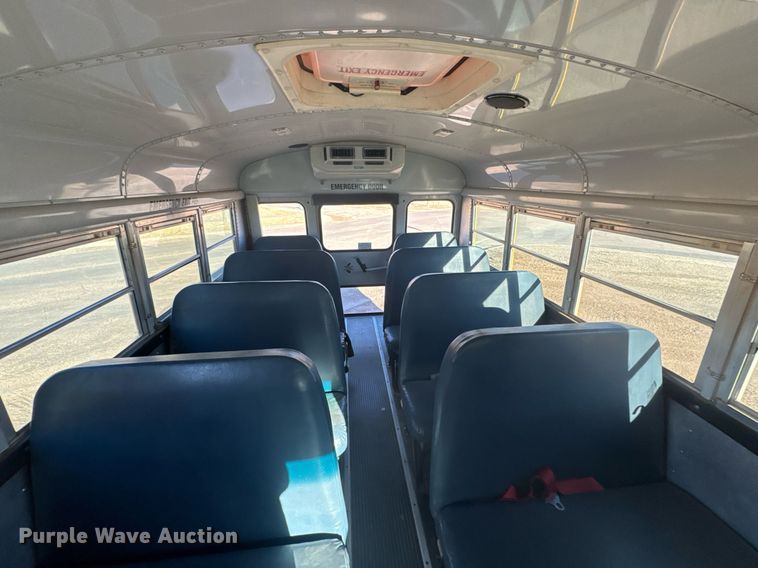 image for item NN9638 2000 GMC Magnavan school bus