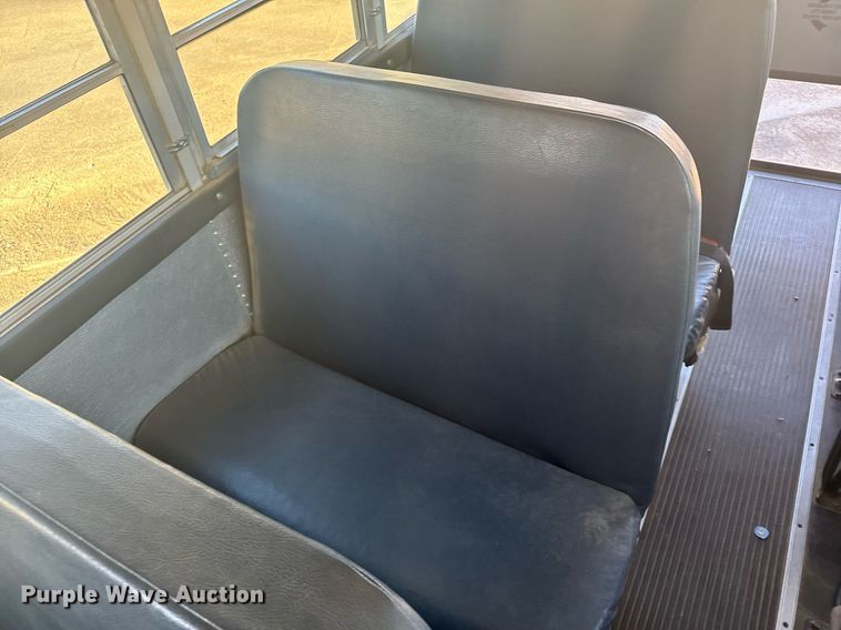 image for item NN9638 2000 GMC Magnavan school bus