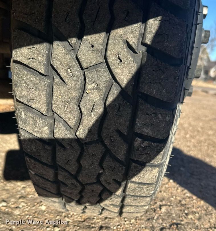 image for item NN9638 2000 GMC Magnavan school bus