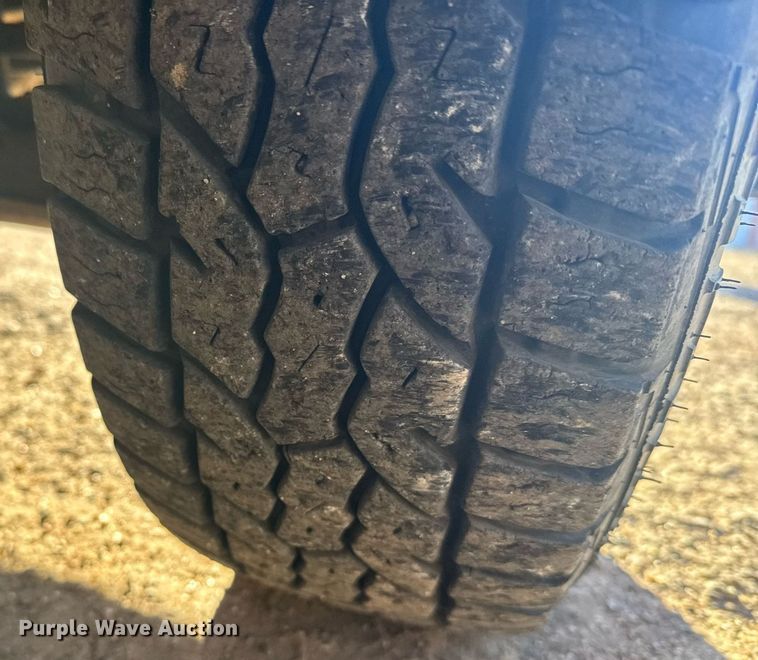 image for item NN9638 2000 GMC Magnavan school bus