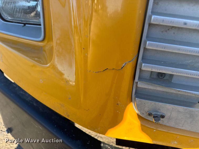 image for item NN9639 2003 Thomas Built FS65 school bus