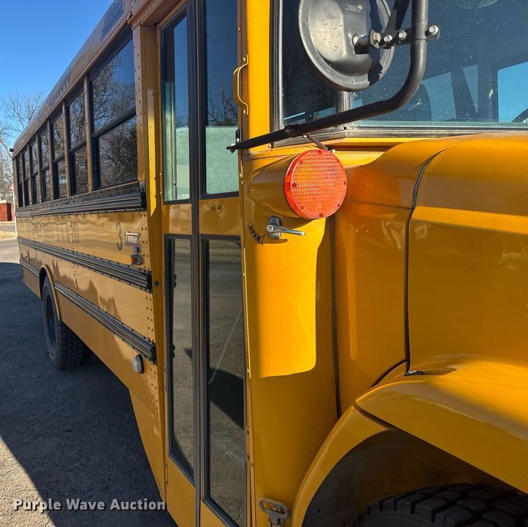 image for item NN9639 2003 Thomas Built FS65 school bus