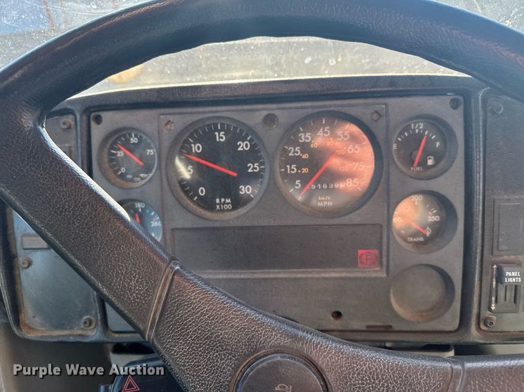 image for item NN9639 2003 Thomas Built FS65 school bus