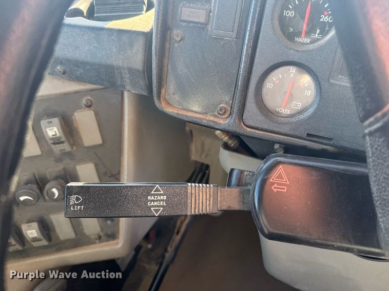 image for item NN9639 2003 Thomas Built FS65 school bus