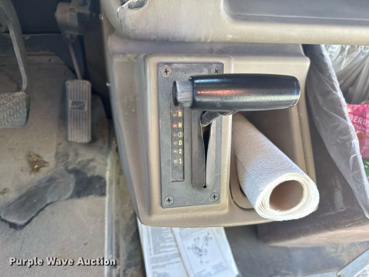 image for item NN9639 2003 Thomas Built FS65 school bus