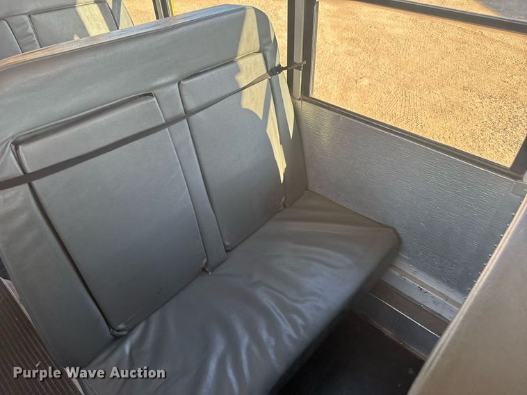 image for item NN9639 2003 Thomas Built FS65 school bus