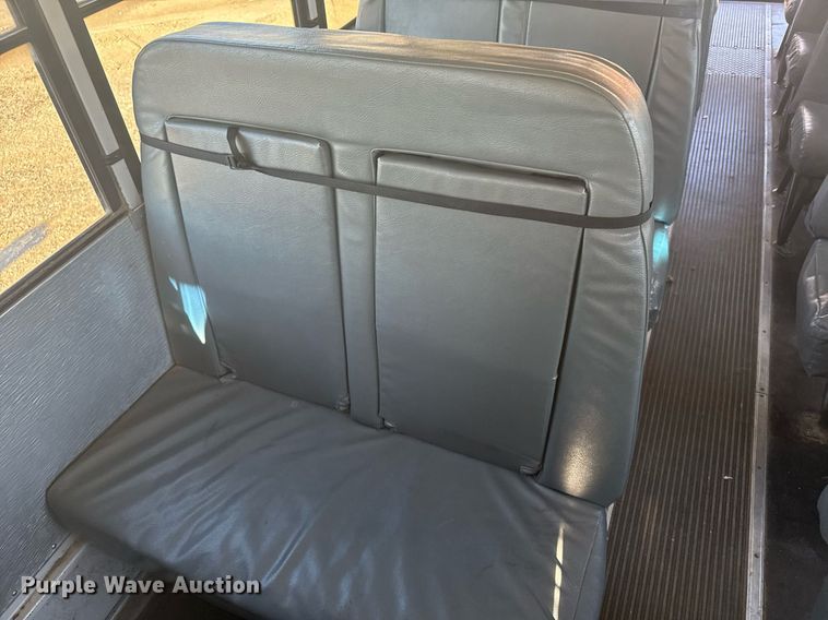 image for item NN9639 2003 Thomas Built FS65 school bus