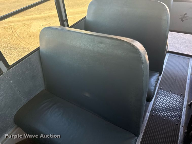 image for item NN9639 2003 Thomas Built FS65 school bus