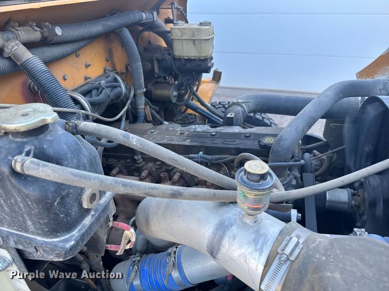 image for item NN9639 2003 Thomas Built FS65 school bus