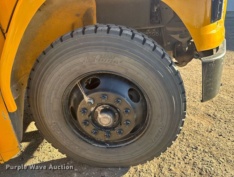 image for item NN9639 2003 Thomas Built FS65 school bus