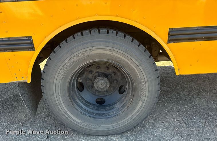 image for item NN9639 2003 Thomas Built FS65 school bus