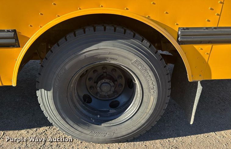 image for item NN9639 2003 Thomas Built FS65 school bus