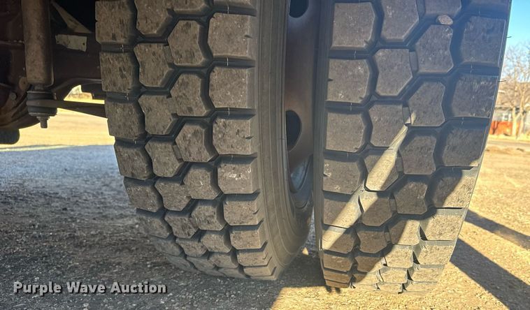 image for item NN9639 2003 Thomas Built FS65 school bus