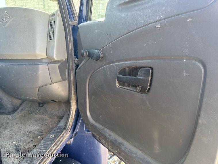 image for item NN9640 2009 International DuraStar 4300 dump truck